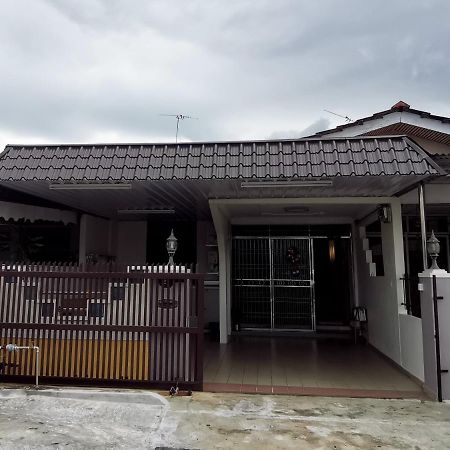 Bagan Terrace House Near To Sunway Carnival Mall, Seberang Jaya Butterworth Exterior foto